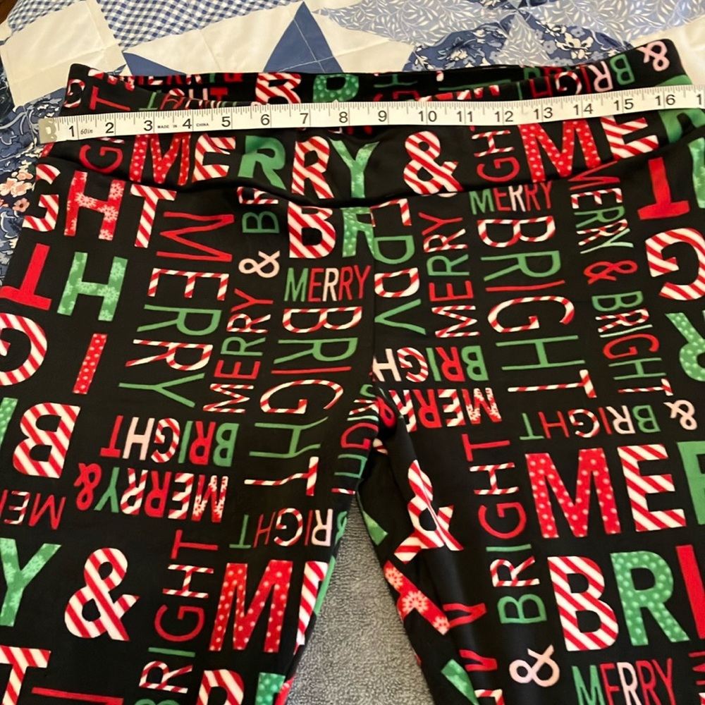 ⭐️ 5/$20 ⭐️ No Boundaries Festive Leggings - Black, Red, Green, White - Picture 3 of 5
